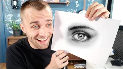 Squeezie sait dessiner.