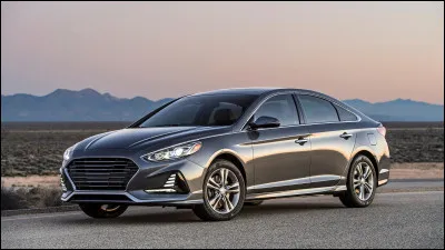 Partons en Corée du Sud et allons voir cette berline. Je lis à l'arrière du véhicule "Sonata". Quel constructeur automobile l'a produite ?