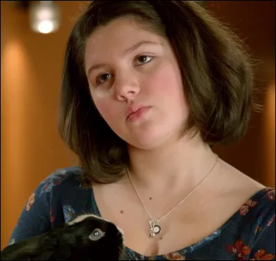 Comment s'appelle la fille de Karine ?