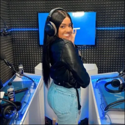 Quel âge a-t-elle ? (2020)