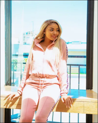 Comment s'appelle le titre qui a fait environ 17 millions de vues sur YouTube ?