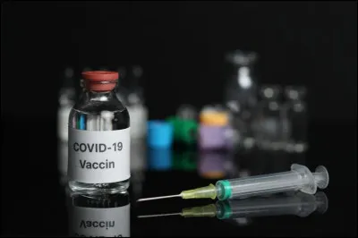 Va comme "vaccin" : quel pays se glorifie, en date du 11 août 2020, d'avoir mis au point le premier vaccin contre le coronavirus ?