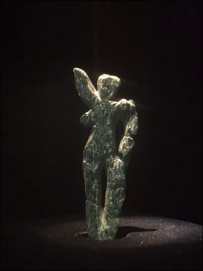 La "Vénus de Galgenberg" (- 30 000 ans), outre sa silhouette inhabituelle de danseuse, est d'un matériau lui aussi très particulier : lequel, et où l'a-t-on retrouvée ?