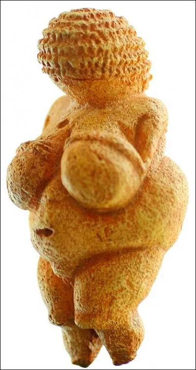 - 25 000 ans > La "Vénus de Willendorf" vient elle aussi d'Autriche et l'on a retrouvé, sur elle ...