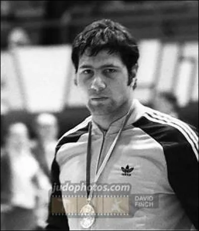 Qui est devenu le premier judoka français champion olympique ?