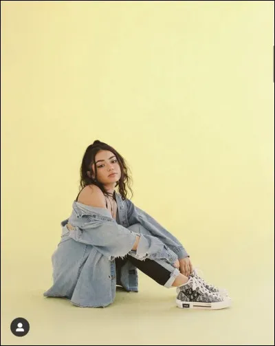 Quels sont les prénoms de ses deux soeurs ?