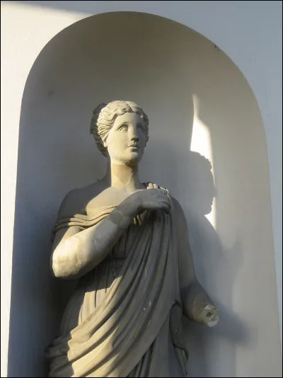 On parlait de spondéasme dans quel art ?