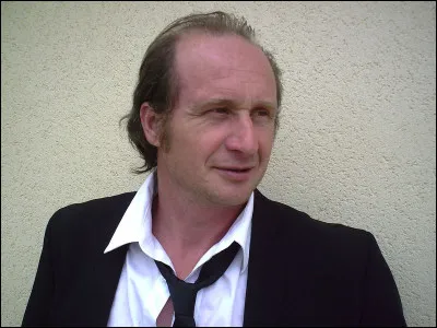 Désolé mais on voit bien que ce n'est pas Benoît Poelvoorde !