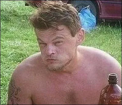 Là, il avait un peu exagéré avec la boisson mais c'est bien lui qui cria "Je suis le roi du monde" dans le film "Titanic".