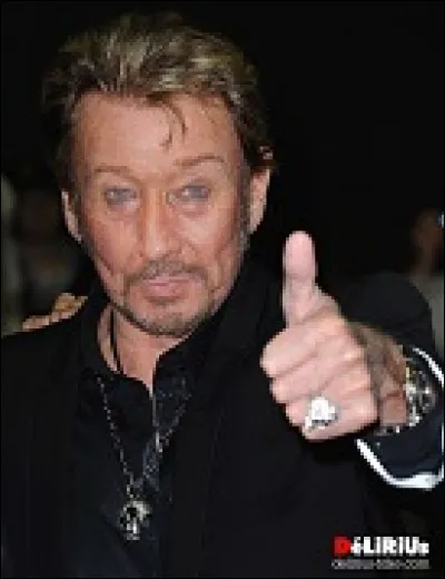 On ne compte plus les sosies du Taulier...
Ah que c'est Johnny !