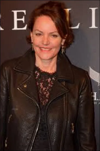 Quel est le nom de jeune fille de Cendrine Dominguez ?