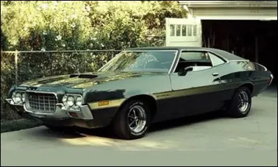 Clint Eastwood et le réalisateur et l'acteur principal du film et il donne un petit rôle à son fils Scott Eastwood. Quel est le film ?