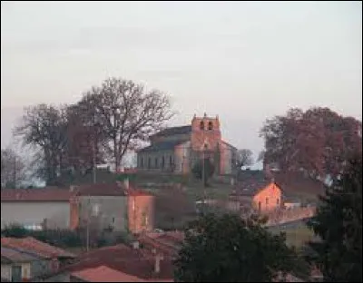 Commune du parc naturel régional des Pyrénées Ariégeoises, Betchat se situe en région ...