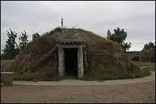 Par quels peuples amrindiens tait utilise la hutte de terre ?