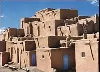 Le pueblo est fabriqu en quelle matire ?