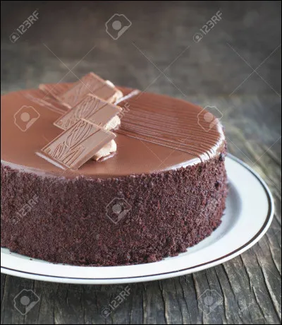 Si les 2/5 d'un gâteau valent 12 euros, quel est le prix du gâteau entier ?