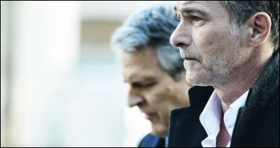 Le président de la République française, en visite à Saint-Etienne, est victime d'un attentat à la bombe !