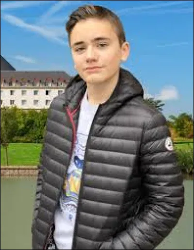 Quels sont les noms des chaînes de Néo, le grand frère de Swan ?