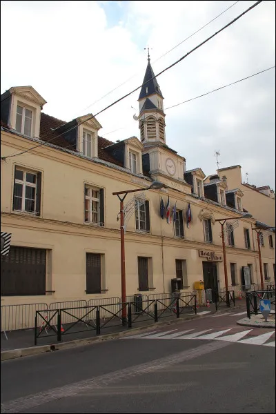 Cette ville de 26 000 habitants du département de Seine-et-Marne, située dans le nord-est de l'agglomération parisienne, traversée par le canal de l'Ourcq, c'est ...