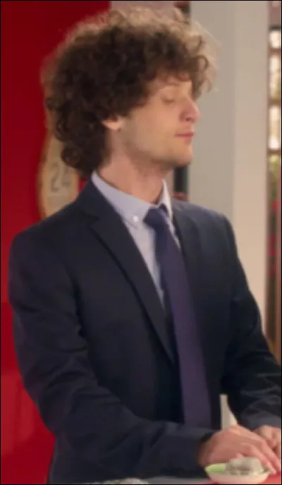 Comment s'appelle le fils du pharmacien ?