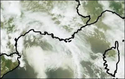 Quel vent du sud à sud-est, chaud et sec en été, souffle sur la Corse et les régions méditerranéennes en transportant du sable saharien ?