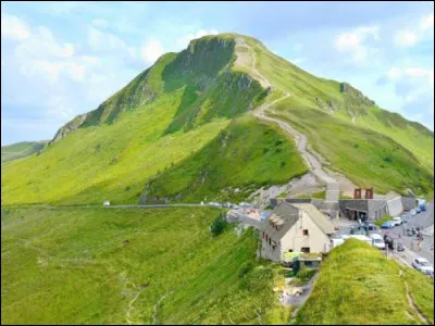 Mon département porte un nom de fromage.
Je me situe dans la région Auvergne-Rhône-Alpes.
Dans mon département, on peut retrouver le Puy Mary.
Qui suis-je ?