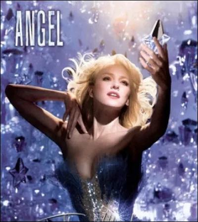 Est...comme Estelle : du parfum de qui, Estelle Lef&eacute;bure a-t-elle &eacute;t&eacute; l'&eacute;g&eacute;rie ?