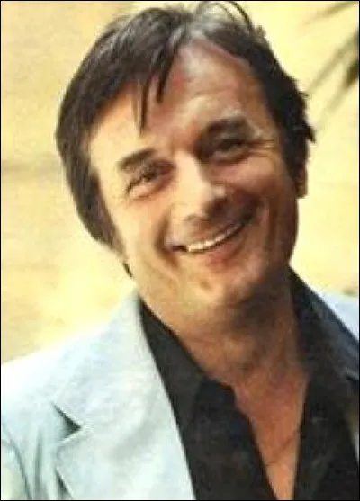 Dominique Paturel a fait de nombreux doublages d'acteurs américains. Quel est celui qui avait un des rôles principaux dans ''Y a-t-il un pilote dans l'avion ? '' ?