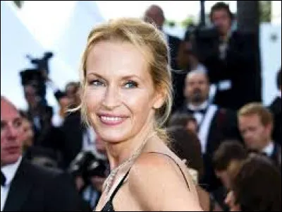 Après avoir été l'épouse de David Hallyday, avec quel animateur Estelle Lefébure s'est-elle remariée ?