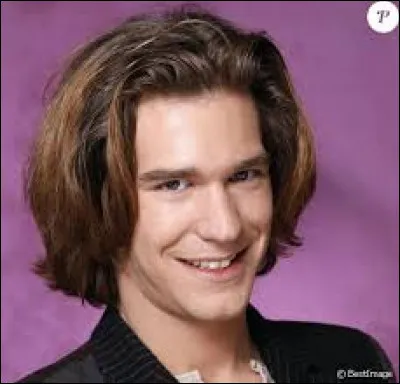 Dans quel domaine Amaury Vassili s'est-il fait connaître ?