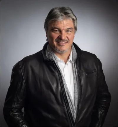 Après une première médaille d'or aux Jeux olympiques d'Atlanta en 1996, David Douillet en a obtenu une seconde quatre ans plus tard à...