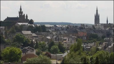 Ville belge des Ardennes, située à la frontière luxembourgeoise :