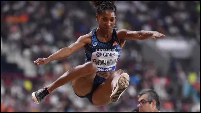 En quelle année Éloyse Lesueur gagne-t-elle son premier championnats d'Europe individuel ?