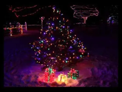 Ah ! J'allais oublier un mois de bonheur pour les familles du monde entier, décembre, la naissance du petit Jésus, Noël ! Pas de cadeaux si vous dites une bêtise !