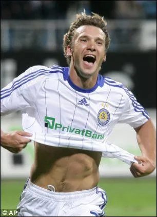 Qui est ce grand joueur voluant au Dynamo Kiev ?