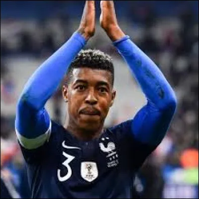 À quel poste joue Presnel Kimpembe ?