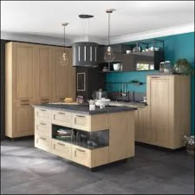 Une personne décide de rénover sa cuisine. Elle achète un lave vaisselle à 499 , un four à micro-onde à 92  et un réfrigérateur à 605 . Il y a une ristourne de 50% sur le four à micro-onde. Combien va-t-elle dépenser ?