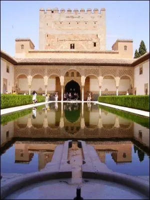 O se trouve l'Alhambra ?