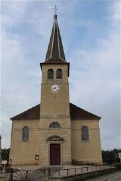 Vos avez sur cette image l'église Saint-Gervais-Saint-Protais de Larnaud. Commune de Bourgogne-Franche-Comté, elle se situe dans le département ...