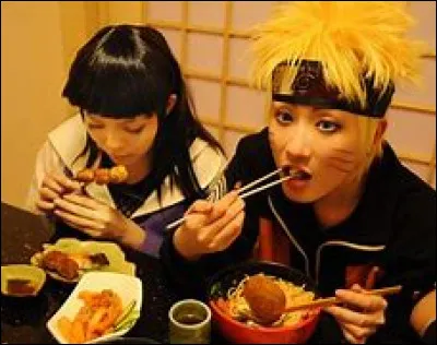 Deux ans et demi sont passés après la question 1. Quel membre du clan Hyûga a remplacé le camarade de Naruto ?