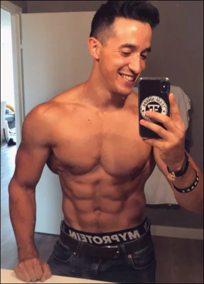 Comment s'appelle son cadreur ?