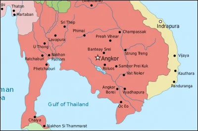 Quel empire régna sur la majeure partie du Sud-Est asiatique continental de 802 à 1431 ?