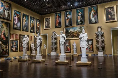 Vous avez gagné une visite gratuite dans un musée.
Mais vous ne le connaissez pas. Que cherchez-vous à savoir en premier ?