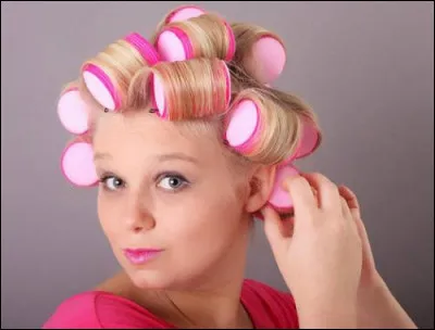 Bi comme bigoudis : par quel stratagème les remplacer si vous n'en avez pas pour boucler vos cheveux ?