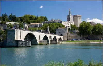 Complétez cette phrase : "_____ êtes-vous arrivé à Avignon ?"