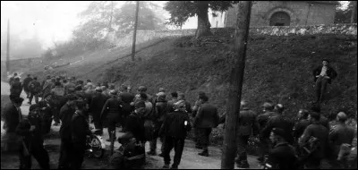 Elle est, le 15 août, la première ville française à se libérer par ses propres moyens :