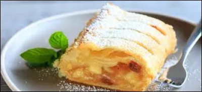 Quels fruits trouve-t-on dans le strudel alsacien traditionnel ?