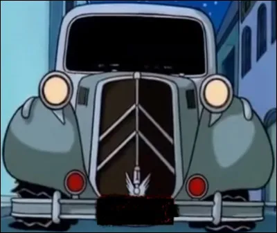 De quelle couleur est la plaque de cette voiture  ?