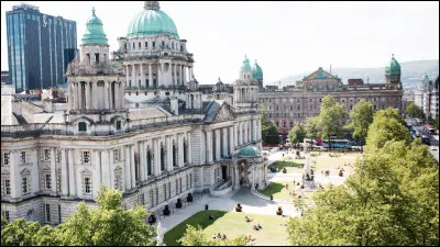 Ville britannique, capitale de l'Ulster :