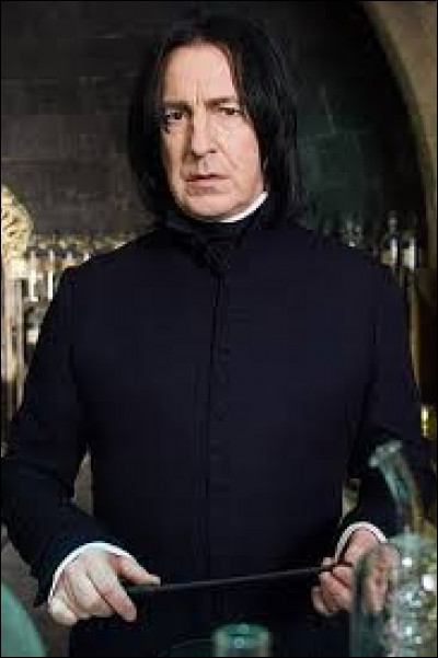 Vous allez en cours de potion. C'est Severus Rogue qui fait cours il ne parait pas très gai, c'est là que vous vous rappelez... Votre devoir ! Afin de ne pas perdre de temps il vous fait boire du Veritaserum et vous demande pourquoi que répondez-vous ?